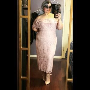 Lace pink dress